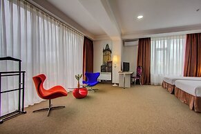 Bridges Hotel