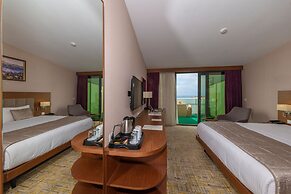 Land Park Hotel