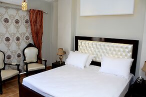 luxes Inn