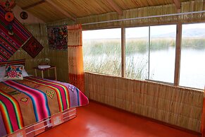 Uros Aruntawi Lodge
