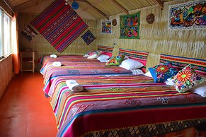 Uros Aruntawi Lodge