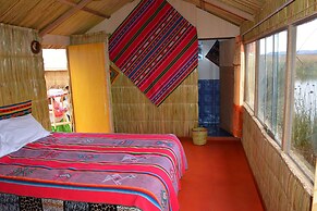 Uros Aruntawi Lodge