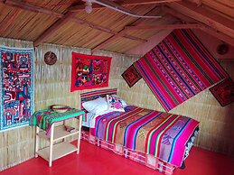 Uros Aruntawi Lodge