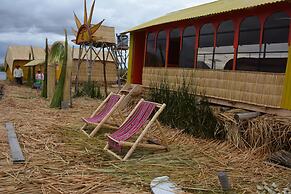Uros Aruntawi Lodge