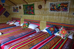 Uros Aruntawi Lodge