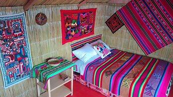 Uros Aruntawi Lodge