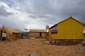 Uros Aruntawi Lodge