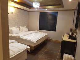 Business Hotel