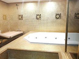 Business Hotel