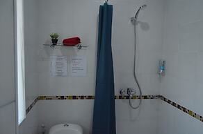 Askara Guest House - Hostel