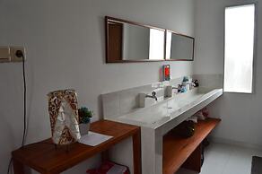 Askara Guest House - Hostel