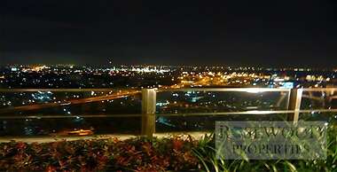 Highrise Cityview Aspire Condo Gym Pool