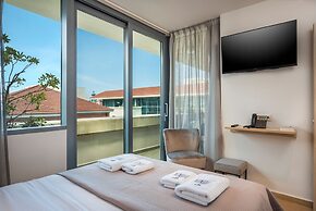 Trianon Luxury Apartments & Suites