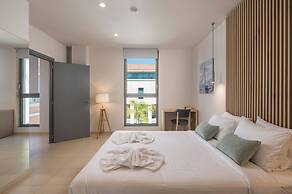 Trianon Luxury Apartments & Suites