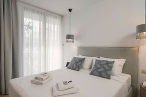 Trianon Luxury Apartments & Suites
