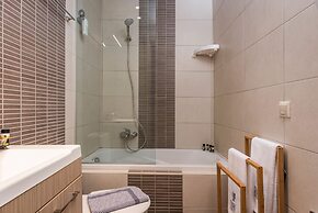 Trianon Luxury Apartments & Suites