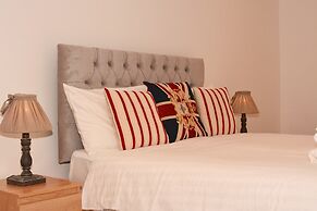 Grand Apartments Fulham Palace
