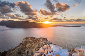 Caldera Houses