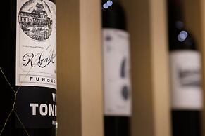 Palacio Tondon, Autograph Collection