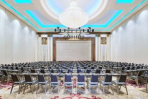 Sheraton Grand Danang Beach Resort & Spa