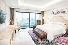 Sheraton Grand Danang Beach Resort & Spa