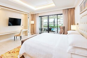 Sheraton Grand Danang Beach Resort & Spa