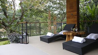 Moin Lakeside Pool Villa ChiangMai