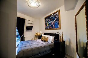 Deluxe Apartments