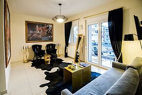 Deluxe Apartments
