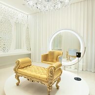 Deluxe Apartments