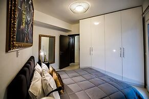 Deluxe Apartments