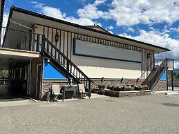 Riverside Motel