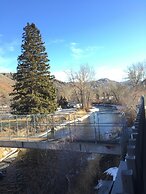 Riverside Motel