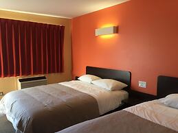 Riverside Motel