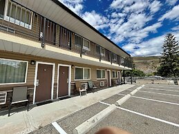 Riverside Motel