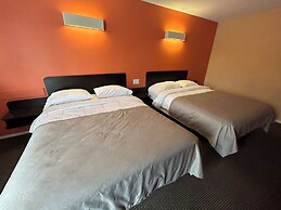 Riverside Motel