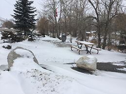Riverside Motel