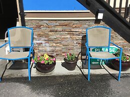 Riverside Motel