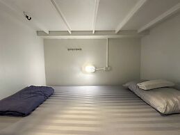 84 Gallery - Hostel