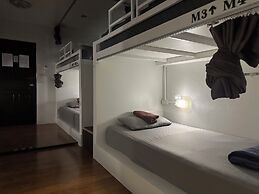 84 Gallery - Hostel