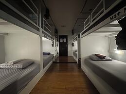 84 Gallery - Hostel
