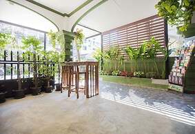 iRoom Boutique House