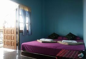 J Giant Hostel