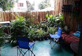 J Giant Hostel