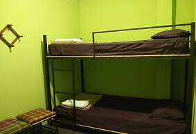 J Giant Hostel