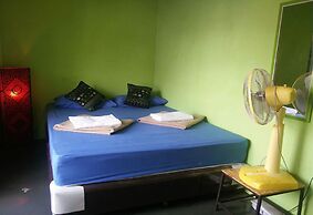 J Giant Hostel