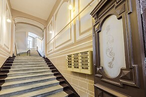 Staronevsky Dom