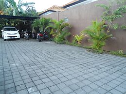 Arya Residence