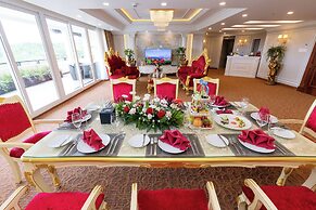 Ladalat Hotel