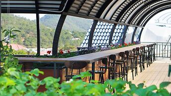 Ladalat Hotel